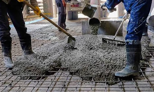 Pekerjaan gelar beton untuk konstruksi lantai